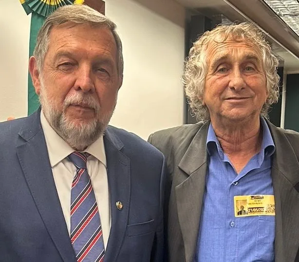 Prefeito de Sarandi, Walter Volpato e senador Flávio Arns em Brasília