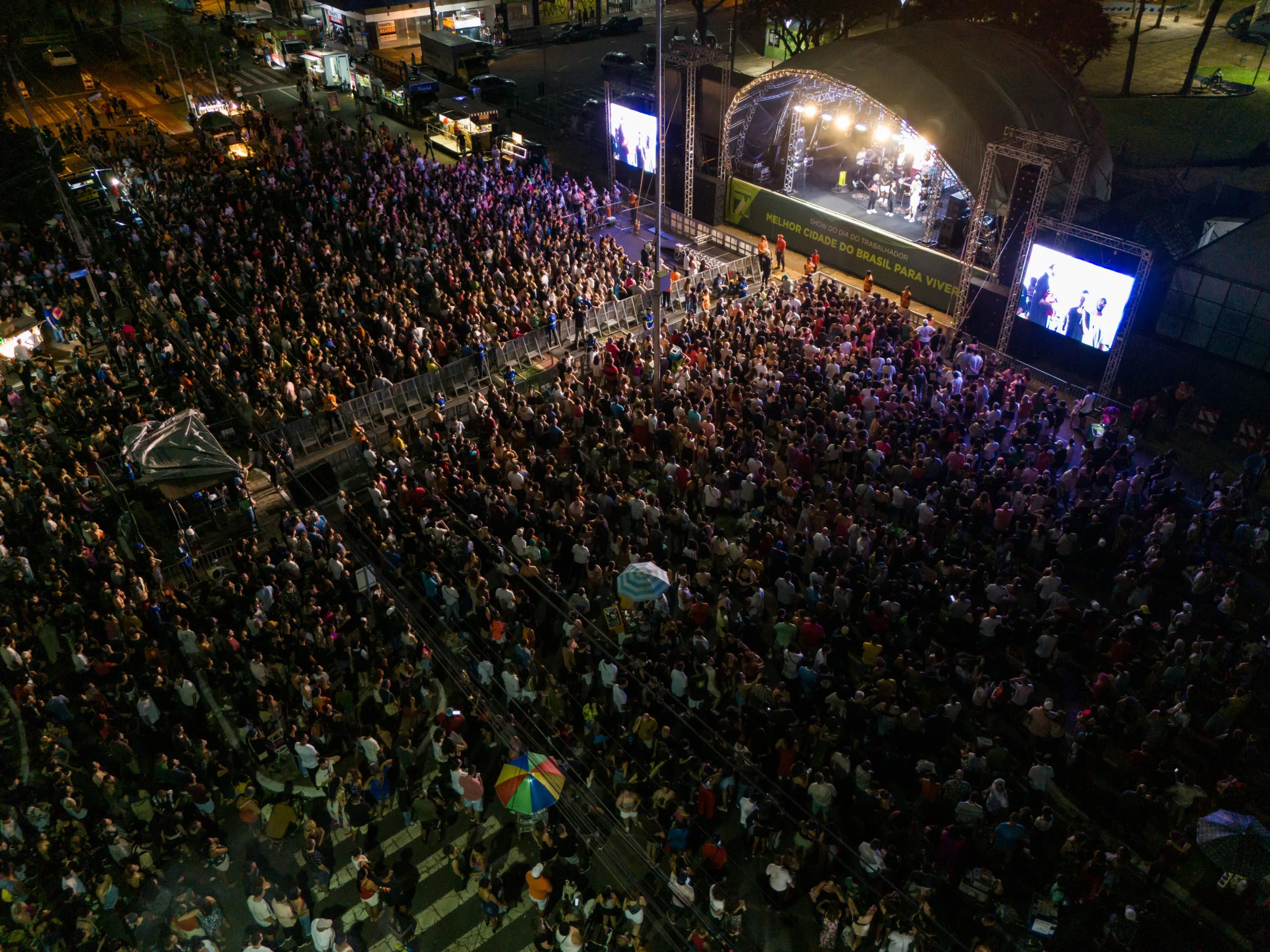 Show do Exaltasamba reúne 7 mil pessoas em comemoração ao Dia do Trabalhador e ao aniversário de Maringá