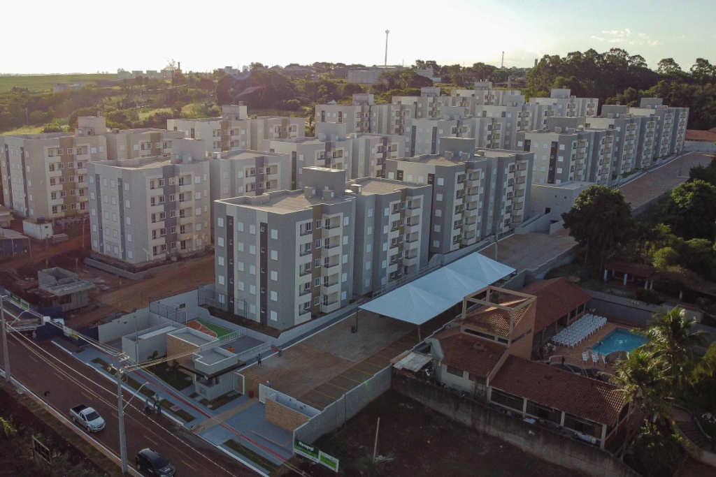 Com apoio do Estado, 200 moradores de Maringá ganham as chaves da casa própria 2 image 8 - Saiba Já News