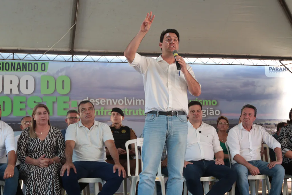 Ratinho Junior anuncia pavimentação da área urbana de Marilena até o Porto Maringá 3 20240621 agb marilena 14