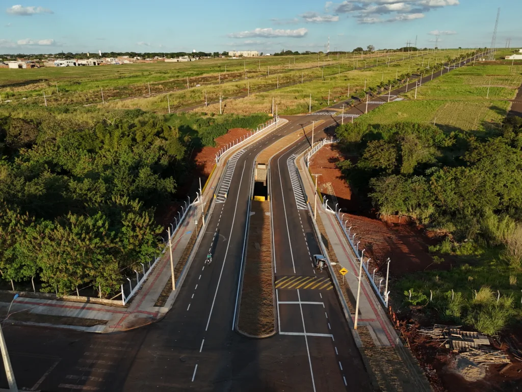 Nova ponte da Av. Mário José de Faria Ferraz, entre Maringá e Sarandi