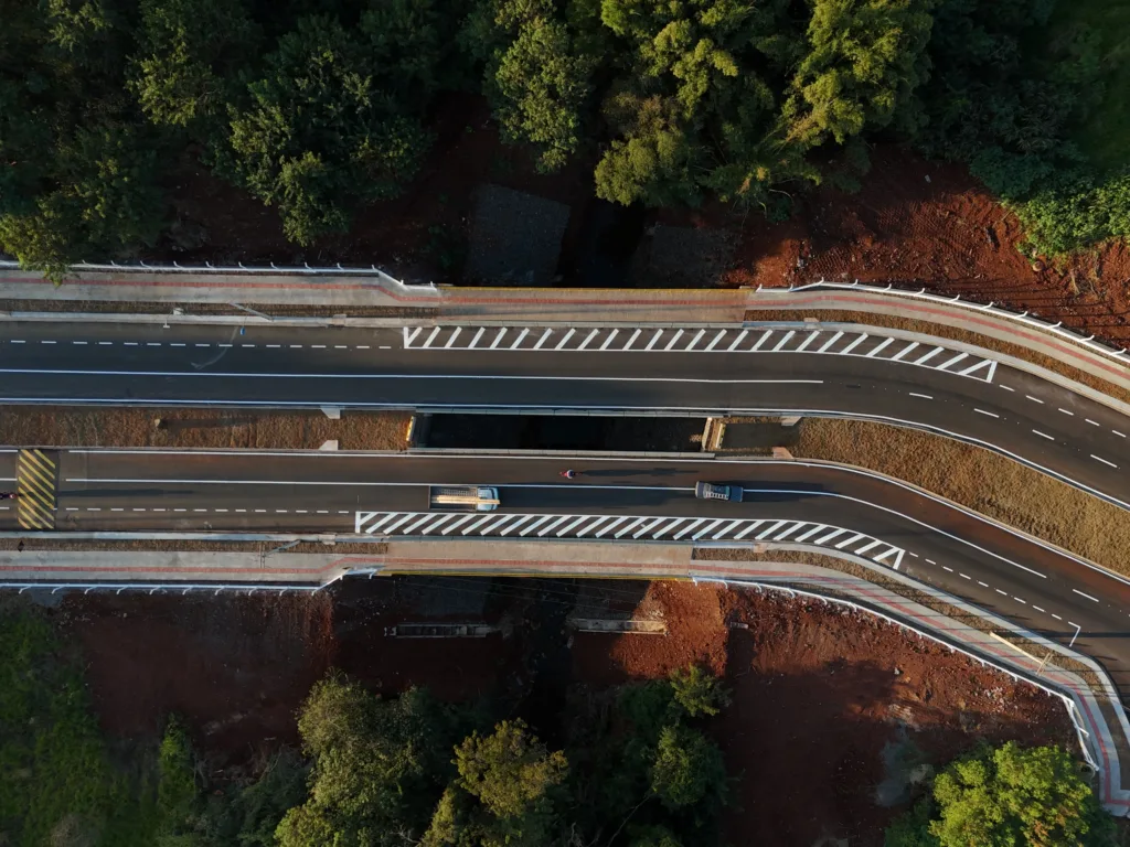 Nova ponte da Av. Mário José de Faria Ferraz, entre Maringá e Sarandi