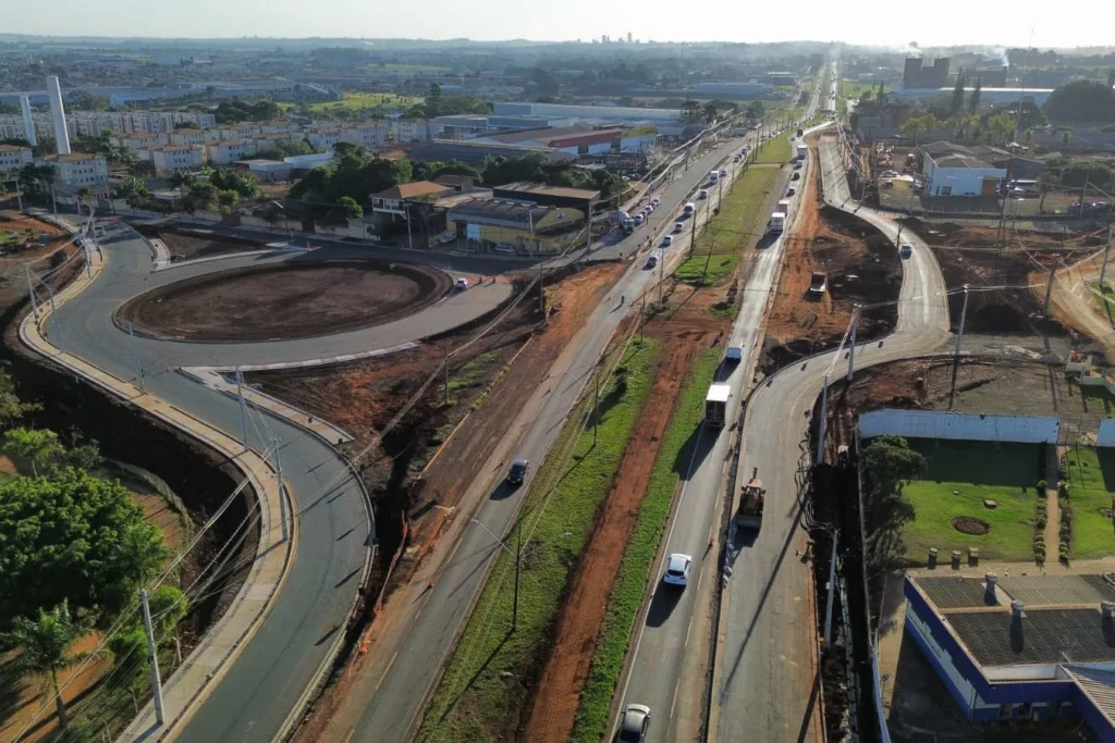 BR-369 em Londrina, obra do Viaduto da PUC