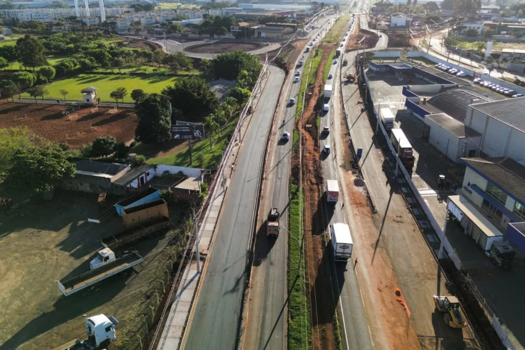 BR-369 em Londrina, obra do Viaduto da PUC