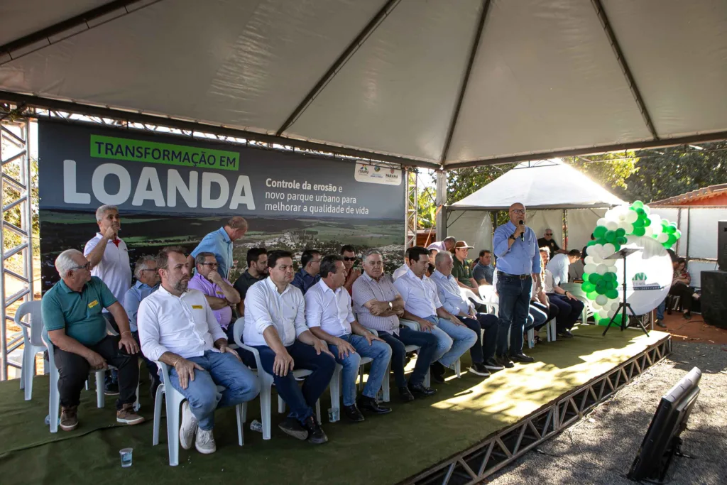 Ratinho Junior assina ordem de serviço para início da recuperação de área degradada para conter erosão em Loanda 3 emissario aguadamina loanda foto rdziura 7093 1
