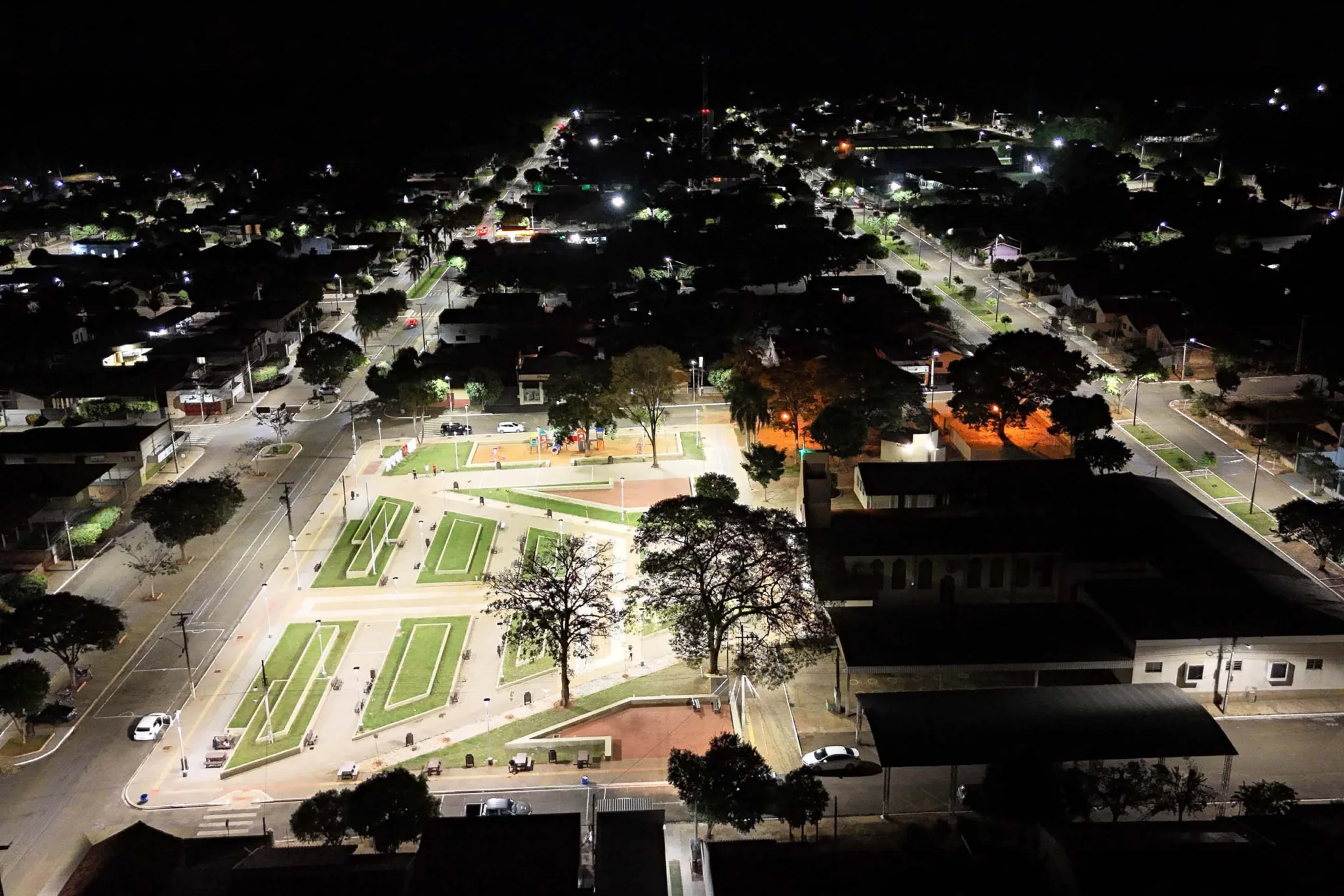Pela primeira vez, mais de 50% das luminárias dos municípios paranaenses são LED Foto: Valdelino Pontes/SECID