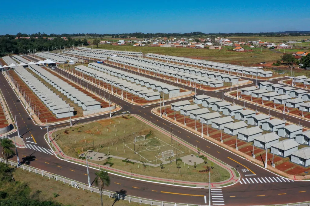 Governador inaugura bairro planejado e anuncia R$ 106 milhões da Sanepar em Cianorte