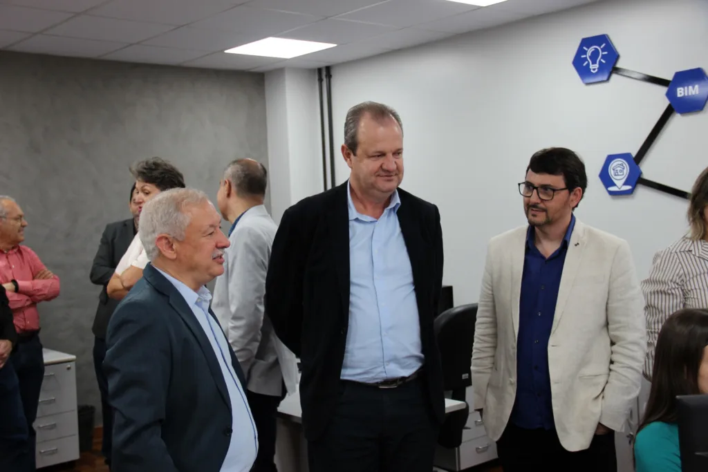 Unioeste inaugura novos laboratórios de cursos de engenharia e arquitetura 4 Unioeste inaugura escritório acadêmico de engenharia e arquitetura