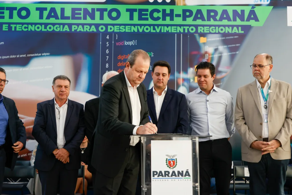 Governador lança projeto Talento Tech-PR para formação tecnológica de 3 mil alunos em 50 cidades