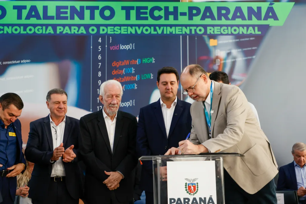 Governador lança projeto Talento Tech-PR para formação tecnológica de 3 mil alunos em 50 cidades