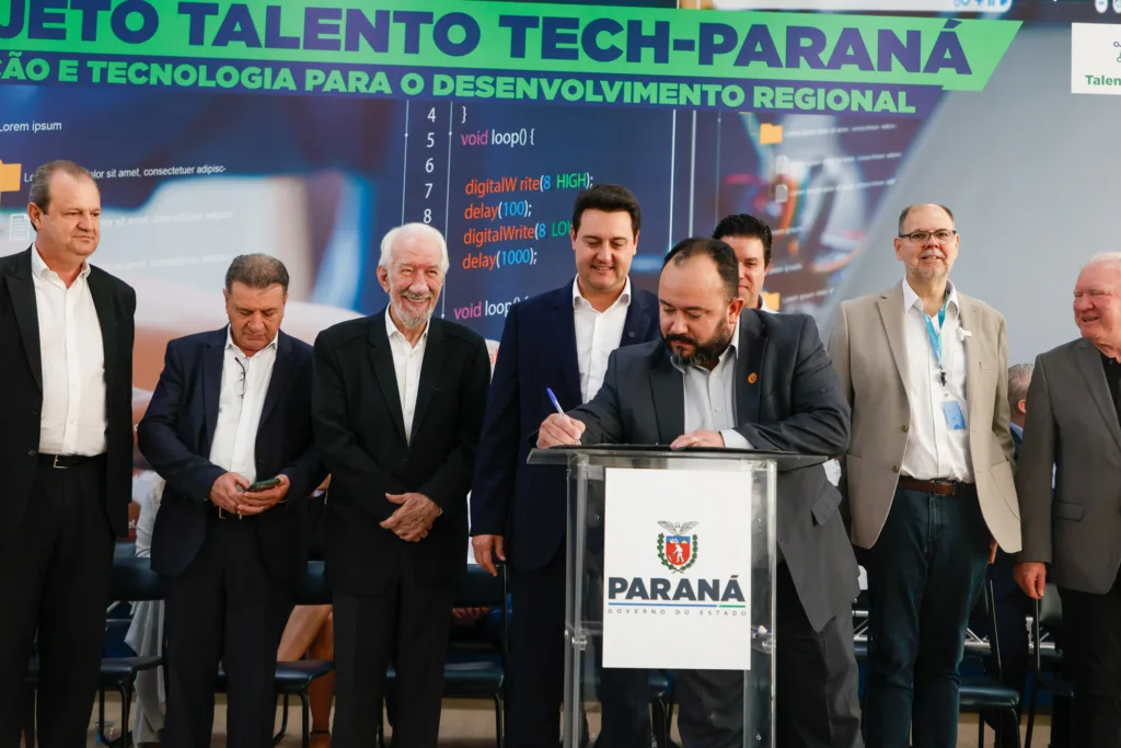 Governador lança projeto Talento Tech-PR para formação tecnológica de 3 mil alunos em 50 cidades