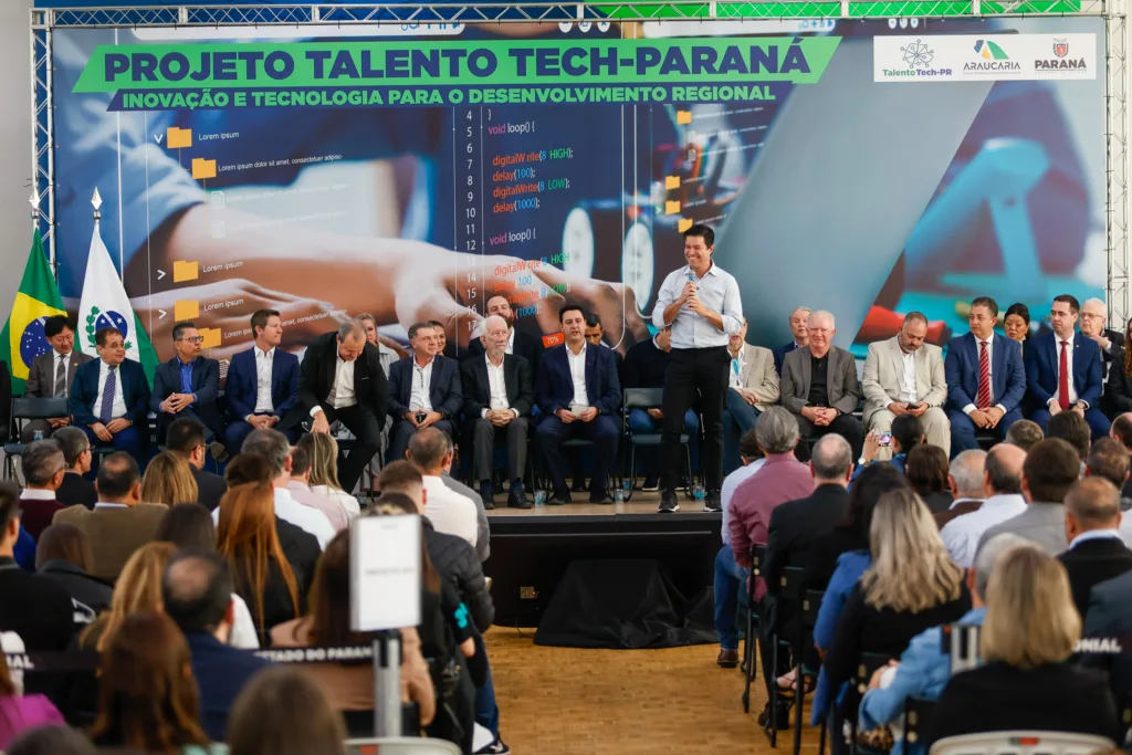 Governador lança projeto Talento Tech-PR para formação tecnológica de 3 mil alunos em 50 cidades