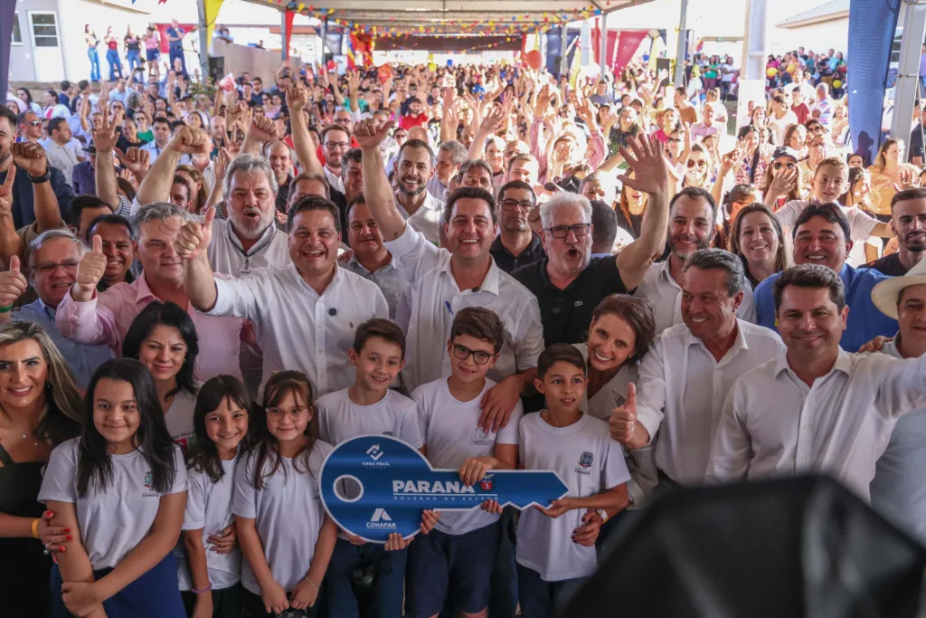 Governador inaugura bairro planejado e anuncia R$ 106 milhões da Sanepar em Cianorte