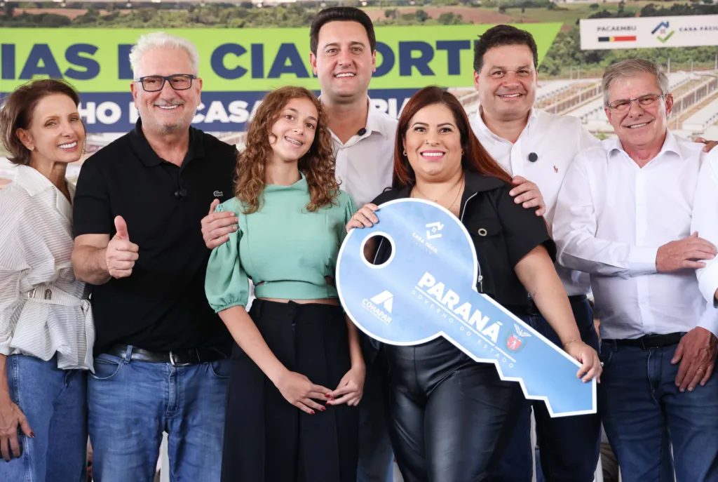 Governador inaugura bairro planejado e anuncia R$ 106 milhões da Sanepar em Cianorte