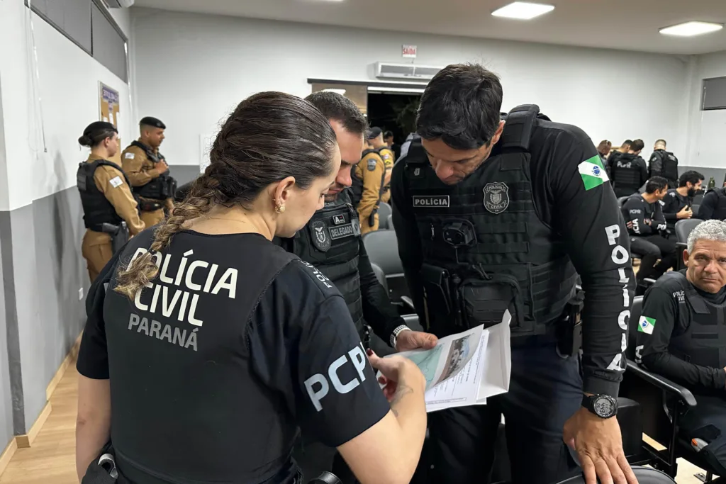 Polícia Civil cumpre 22 ordens judiciais contra organização criminosa ligada ao tráfico e homicídios no Paraná