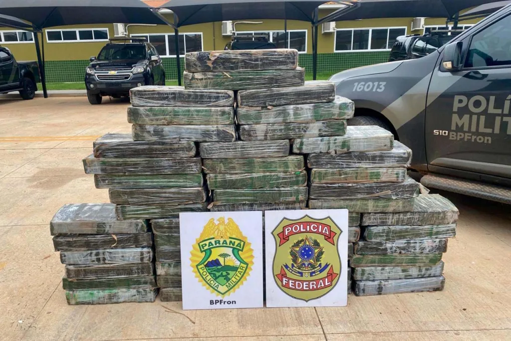 Operação Protetor: Ação da PMPR em Cruzeiro do Oeste resulta em apreensão de veículo roubado e 883 kg de Maconha
Foto: SESP