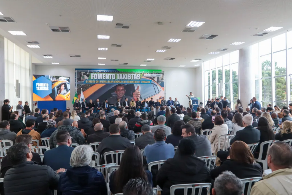 Governo do Paraná abre linha de crédito com juros subsidiados para taxistas renovarem frota 9 20240730 agb fomento taxi 22