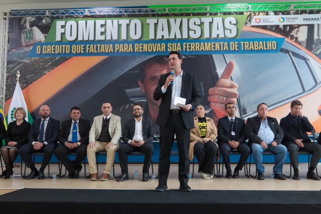 Governo do Paraná abre linha de crédito com juros subsidiados para taxistas renovarem frota 4 20240730 agb fomento taxi 35