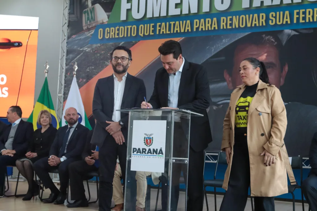 Governo do Paraná abre linha de crédito com juros subsidiados para taxistas renovarem frota 7 20240730 agb fomento taxi 6 1