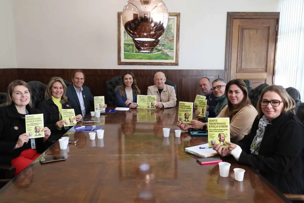 Sanepar entrega mais de 100 quilos de material reciclável para programa da Alep