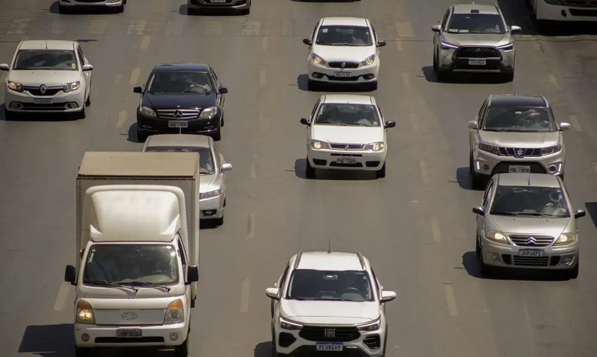 Carteira Nacional de Habilitação (CNH) - Número de motoristas com problema de visão cresce quase 80% em 10 anos