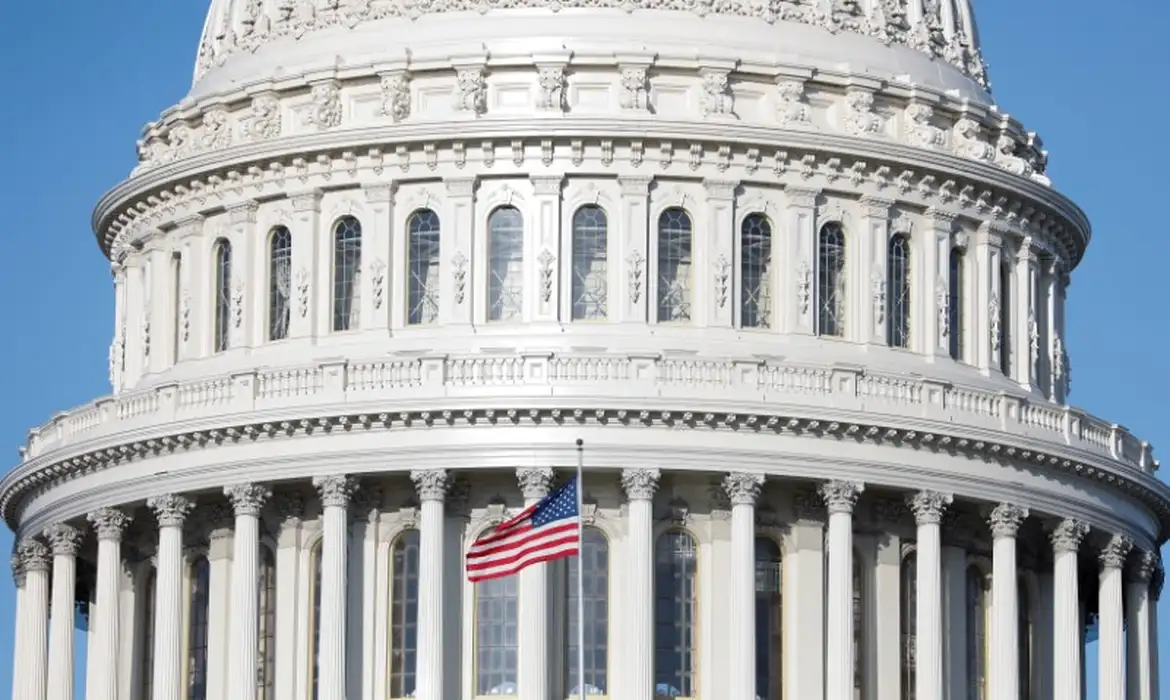 Senado dos EUA cria comissão de inquérito ao ataque contra Trump