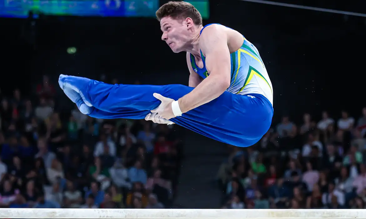 Diogo Soares avança à final da ginástica artística masculina em Paris