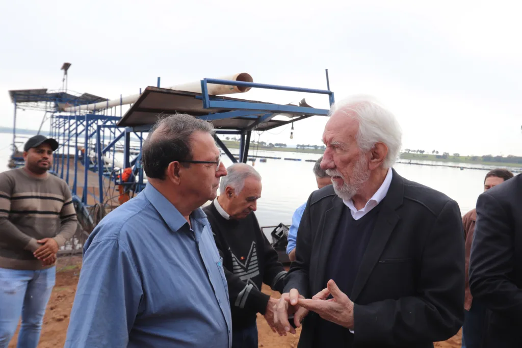 Darci Piana recebe ministro da Pesca e apresenta produtores de tilápia do Norte do Paraná 23 image00045