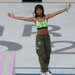 A atleta brasileira Rayssa Leal, 16 anos, conquistou neste domingo (28) a medalha de bronze no skate street feminino.