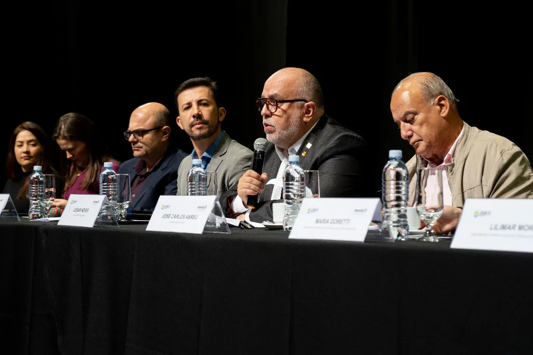 Estado define estratégias com municípios para aumentar cobertura vacinal