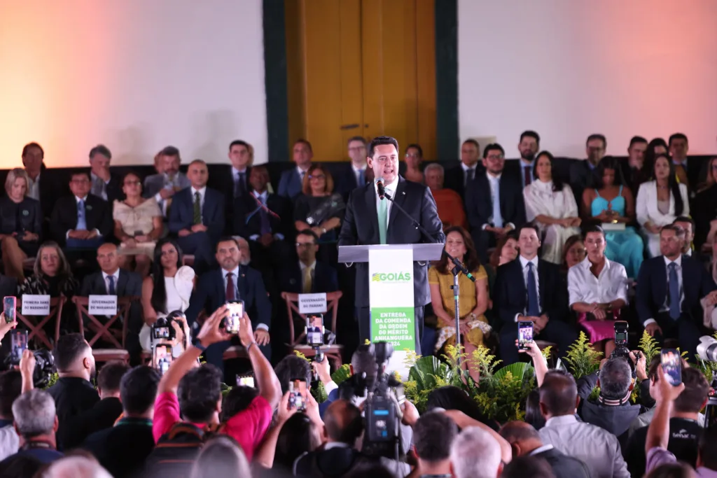 Ratinho Junior recebe a Comenda da Ordem do Mérito de Anhanguera em Goiás 8 Em Goiás, Ratinho Junior recebe a Comenda da Ordem do Mérito de Anhanguera
