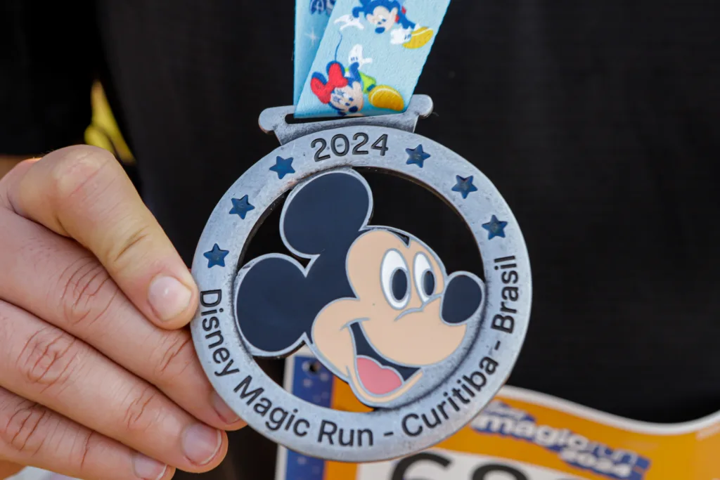 Disney Magic Run reuniu cerca de seis mil pessoas para corrida e caminhada em Curitiba