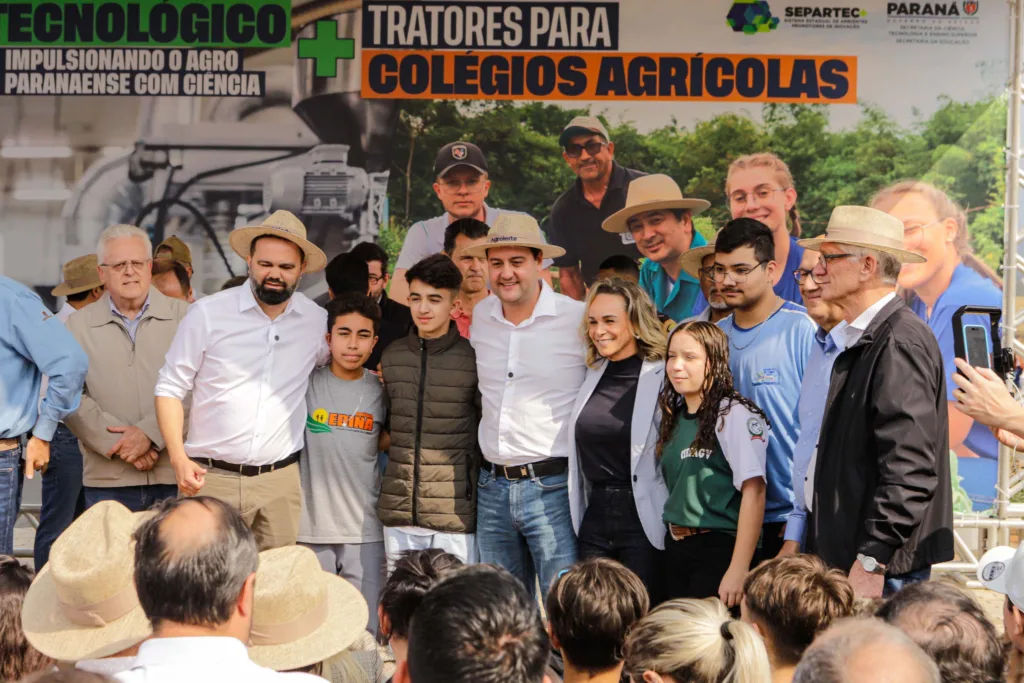 Ratinho Junior assina acordo com Castrolanda para criação de Parque Tecnológico do Agroleite 7 governador agroleite foto rdziura 0765