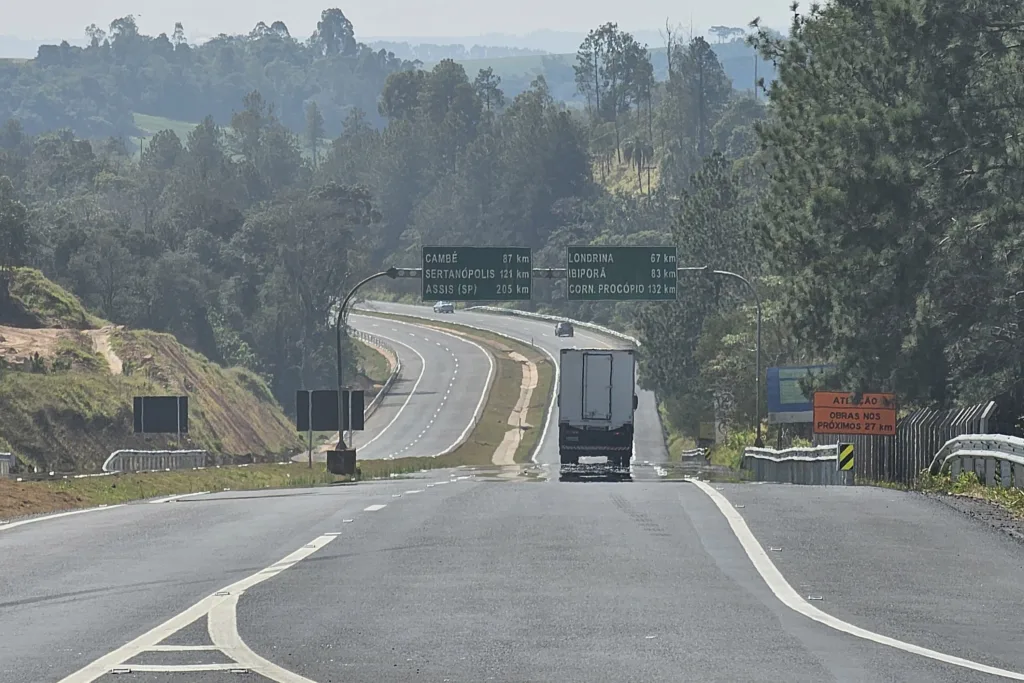 Duplicação entre Mauá da Serra e distrito Lerroville chega aos 74,7% de execução Foto: DER