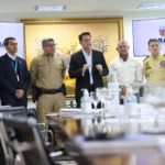 O governador Carlos Massa Ratinho Junior mandou nesta segunda-feira (19) para a Assembleia Legislativa do Paraná dois projetos de lei que propõem uma reestruturação completa na carreira de policiais militares e bombeiros militares, com ganhos nos salários. Foto: Jonathan Campos/AEN