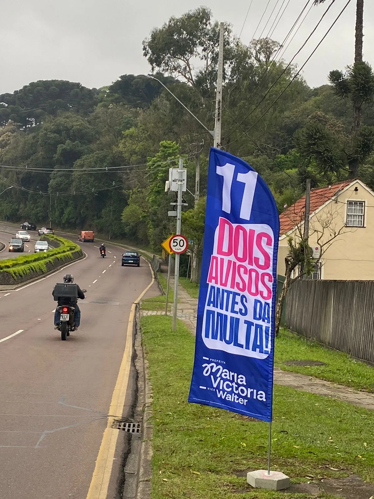 Mais violência: Wind Banners de Maria Victoria contra a indústria da multa são furtados em Curitiba