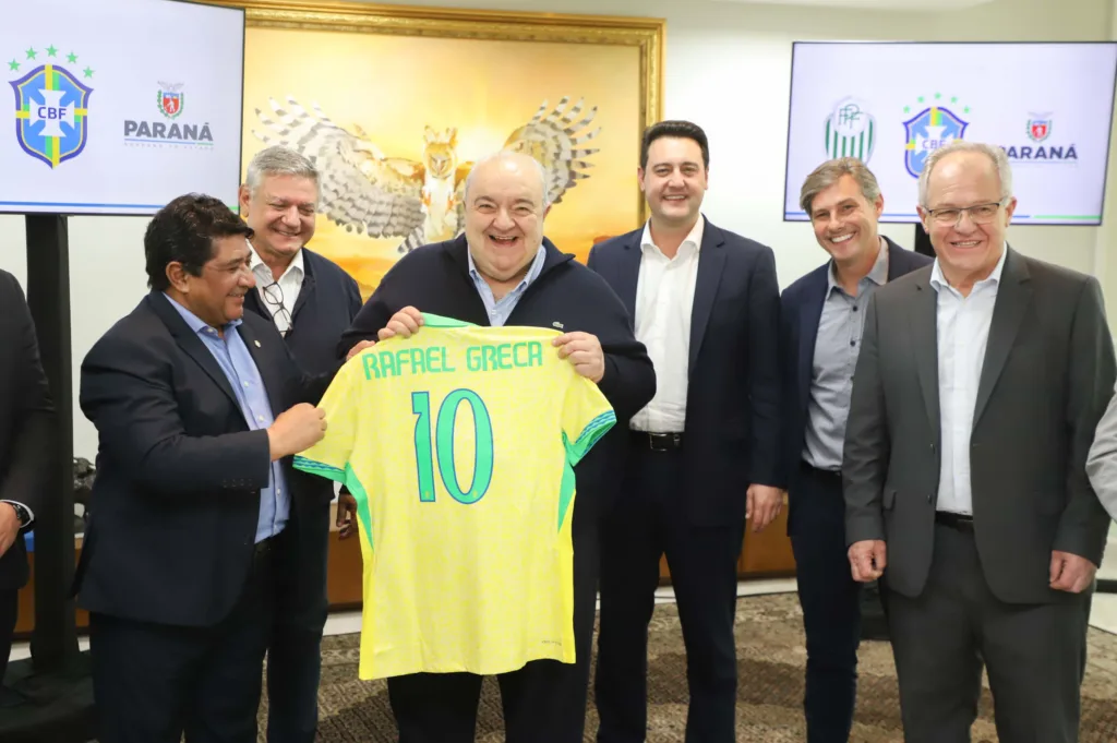 Com segurança reforçada, Ratinho Junior apoia volta da Seleção a Curitiba após duas décadas 8 governador presidente da cbf 05 09 24 135