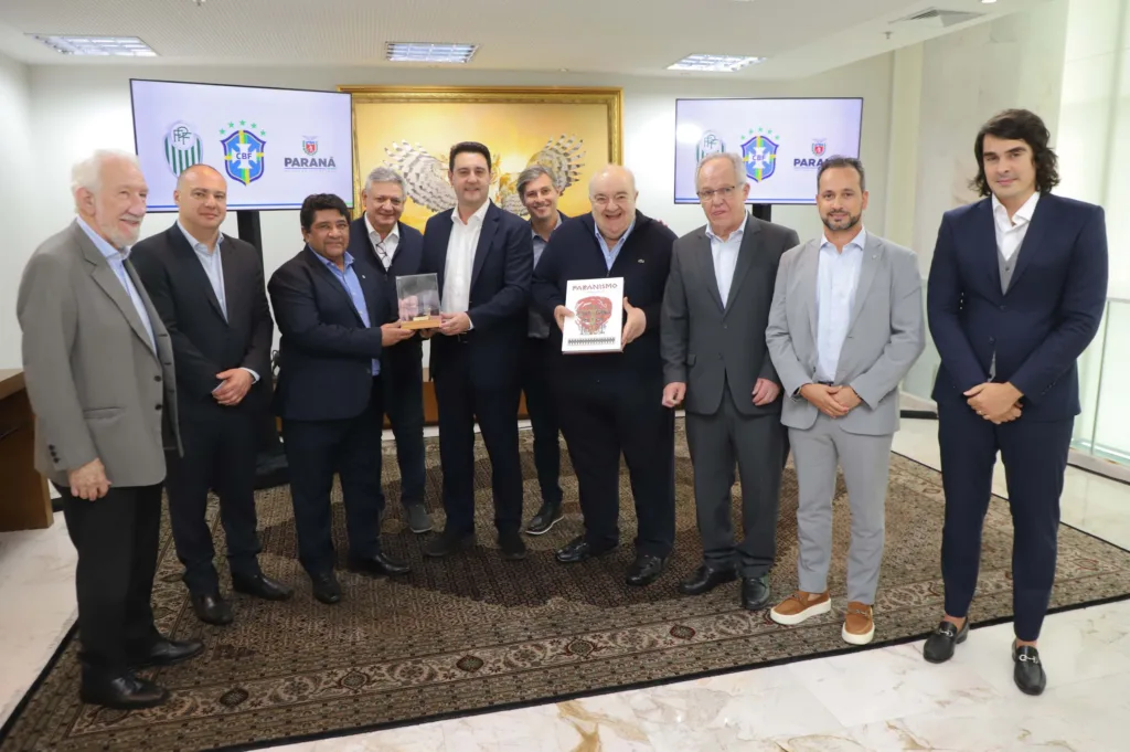 Com segurança reforçada, Ratinho Junior apoia volta da Seleção a Curitiba após duas décadas 5 governador presidente da cbf 05 09 24 49