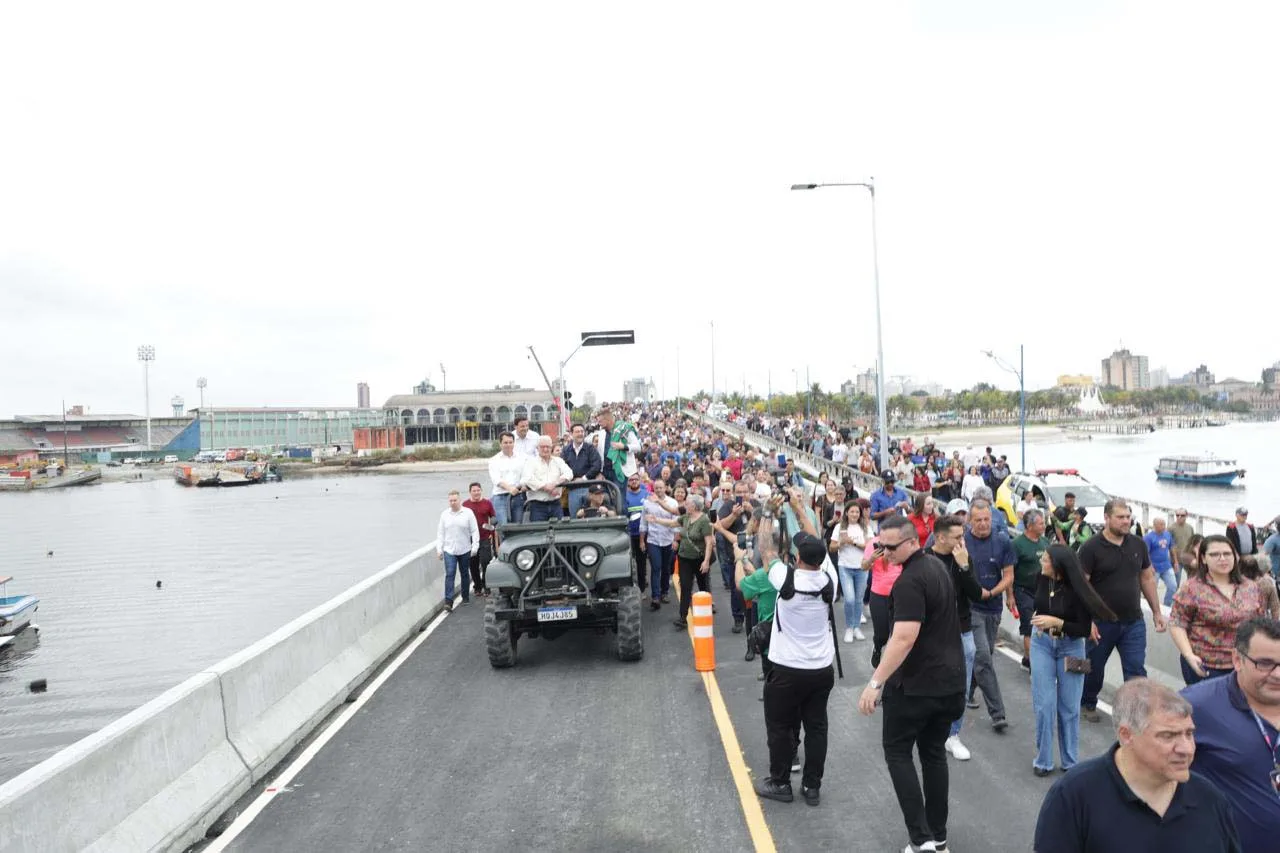 Governador inaugura ponte que liga Ilha dos Valadares ao centro de Paranaguá