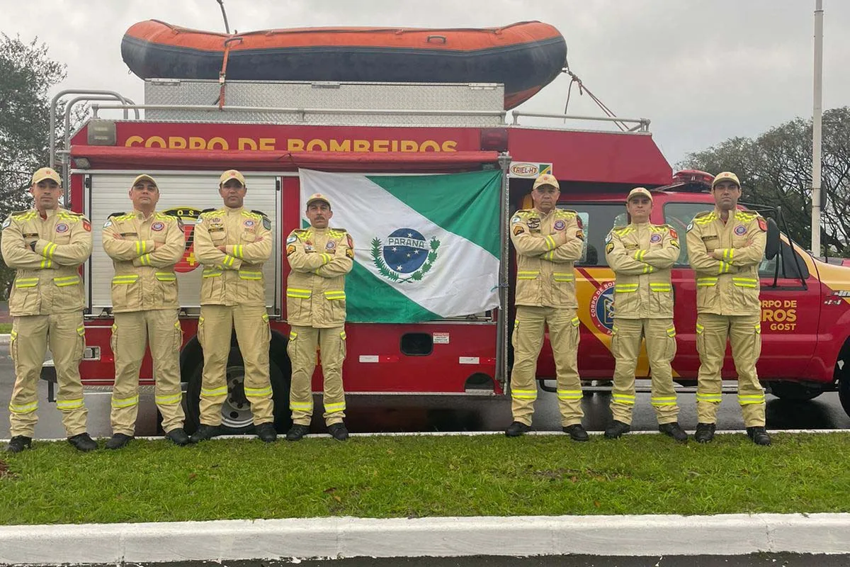 Rio Grande do Sul homenageia bombeiros do Paraná no Feriado Farroupilha