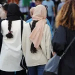 Ira torna mais rigorosa a legislacao para mulheres que nao aceitam utilizar o veu islamico