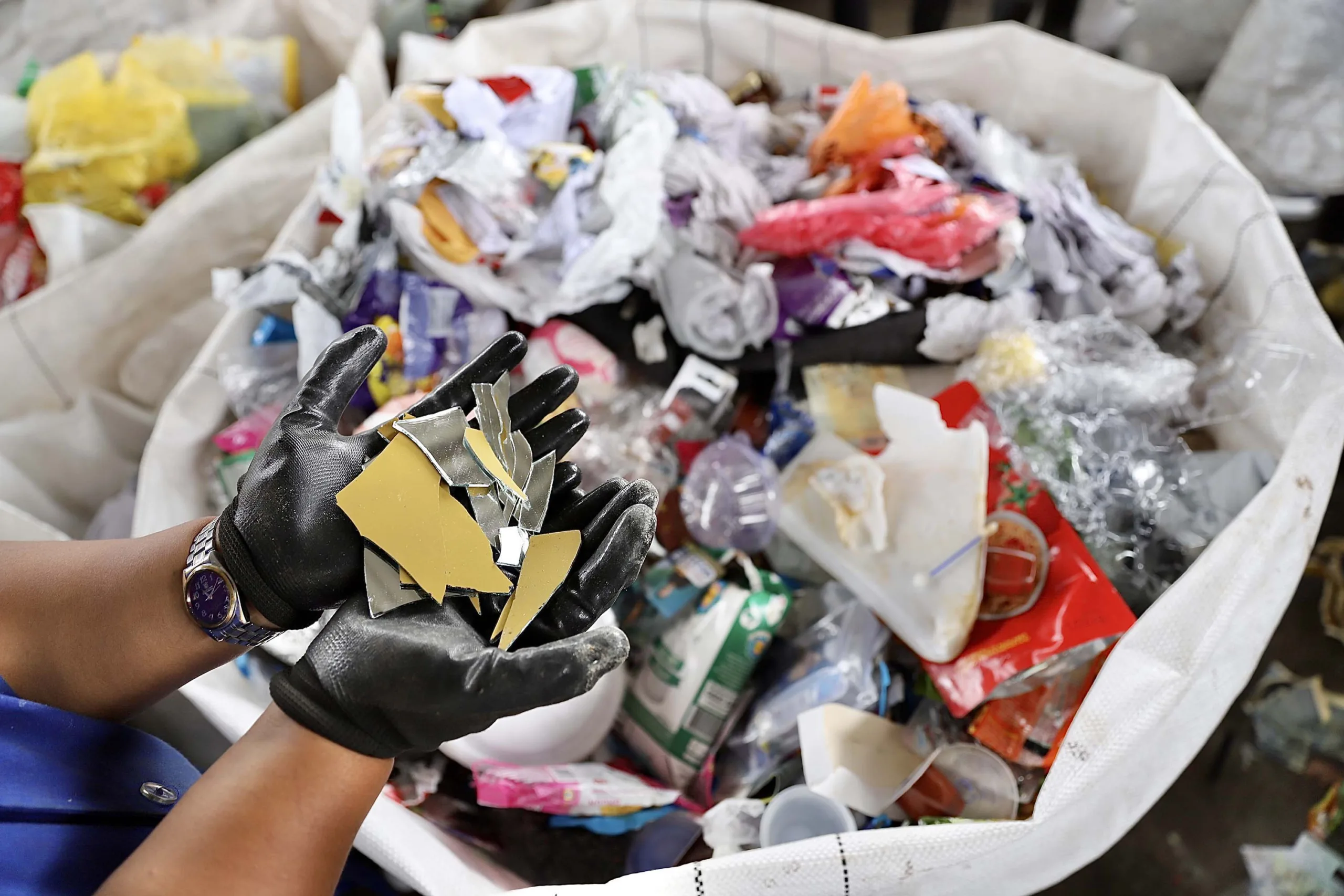 Estado vai lançar programa voltado a mulheres que trabalham com reciclagem