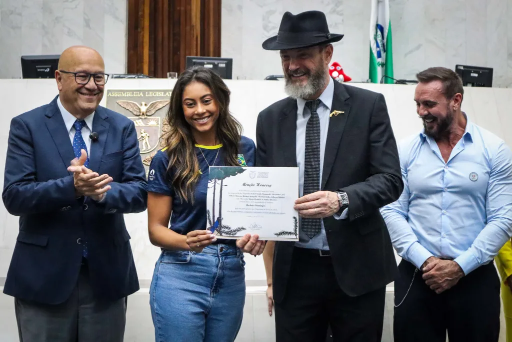 Paranaenses que participaram dos Jogos de Paris são homenageados na Assembleia 9 img 1302 1