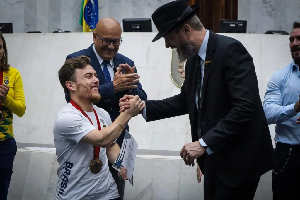 Paranaenses que participaram dos Jogos de Paris são homenageados na Assembleia 10 img 1303