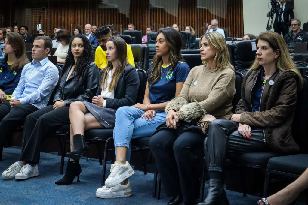 Paranaenses que participaram dos Jogos de Paris são homenageados na Assembleia 5 img 1308