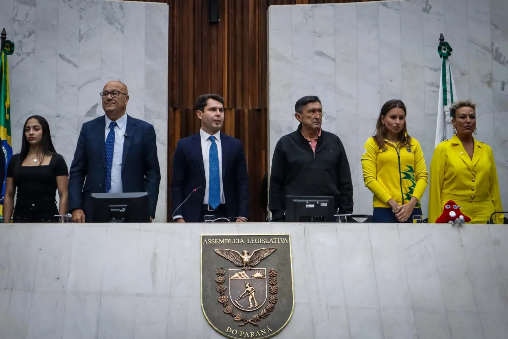 Paranaenses que participaram dos Jogos de Paris são homenageados na Assembleia 3 img 1312