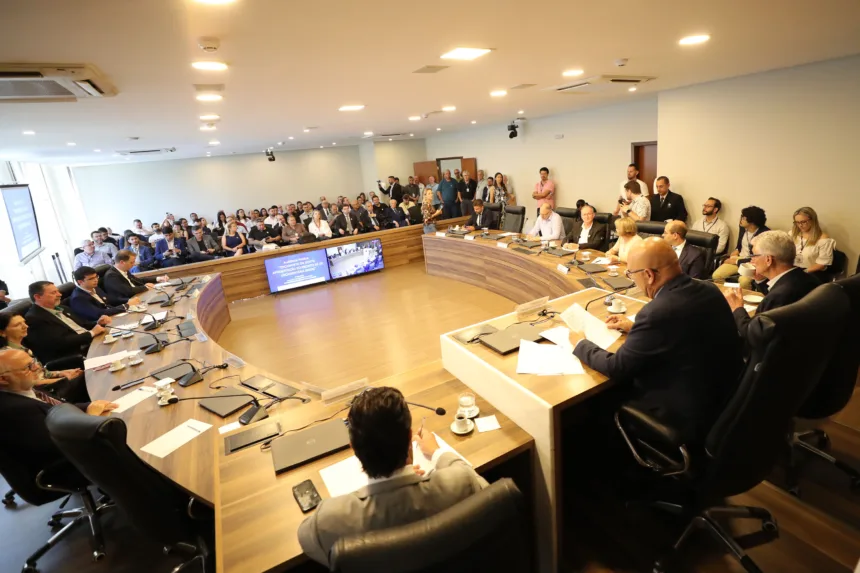 Governo debate orçamento de 2025 em audiência pública na Assembleia Legislativa