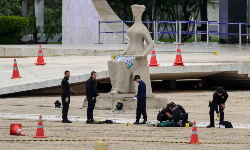 Explosões ocorridas na Praça dos Três Poderes