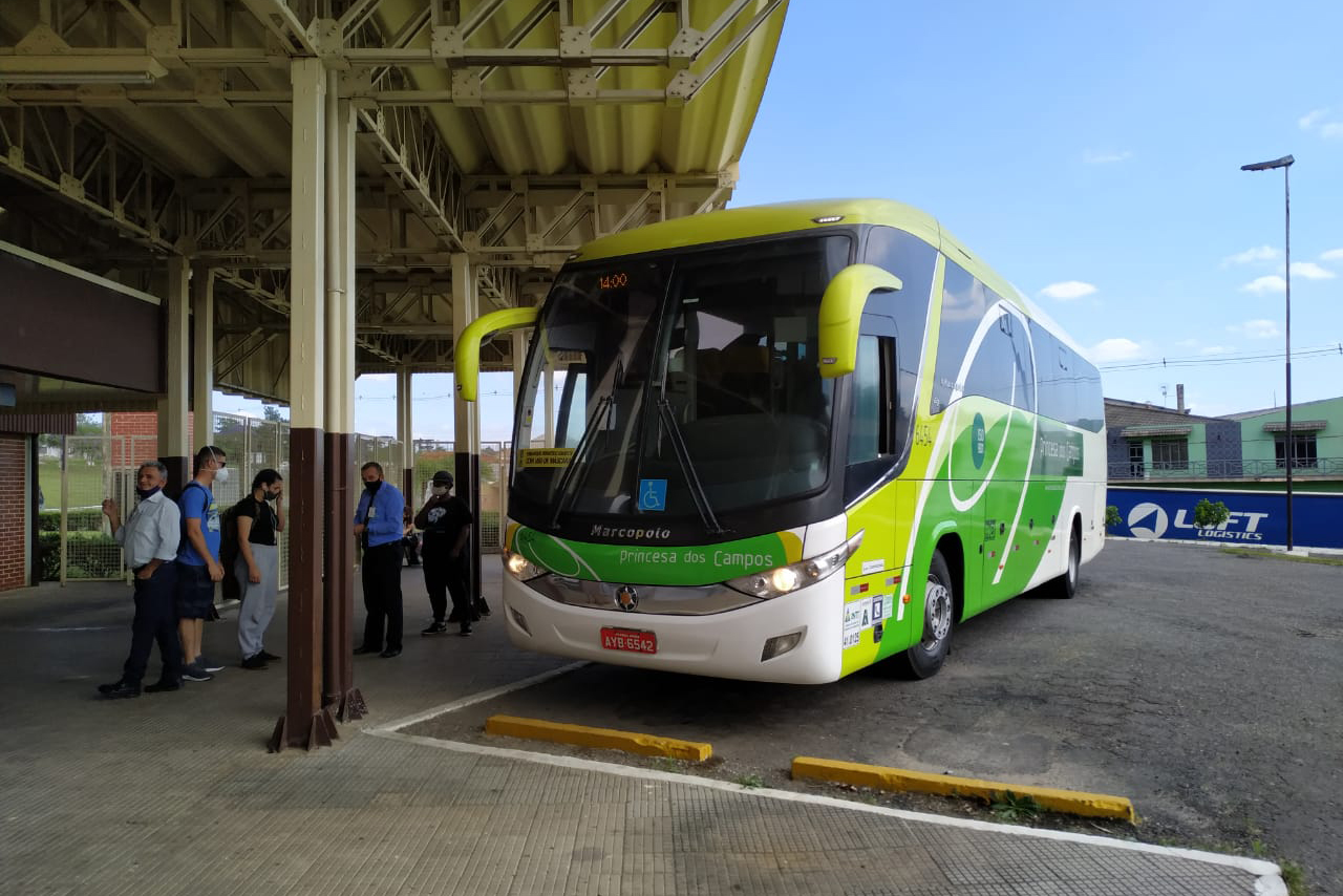 Governador sanciona lei da gratuidade de passagens para idosos nos ônibus intermunicipais Foto: DER-PR