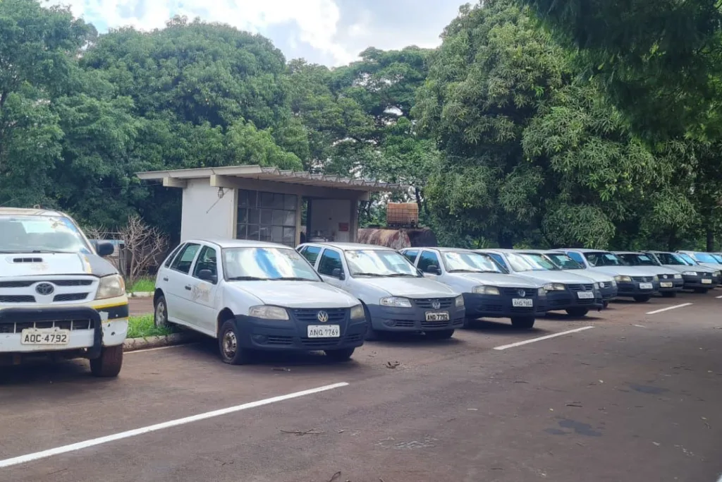 Governo do Estado lança edital para leilão de 312 veículos inservíveis e sucatas 7 patio do der 2 0